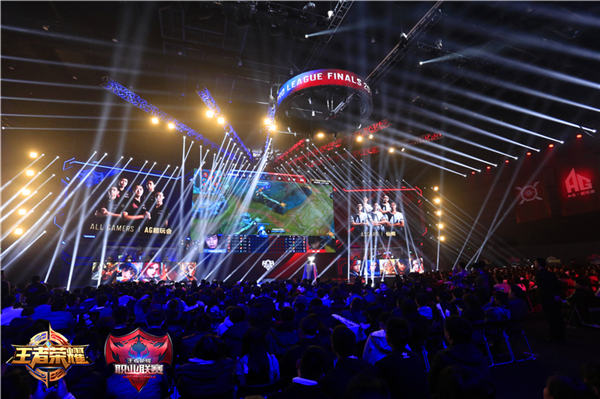  电竞年度盛典举办，行业精英齐聚一堂