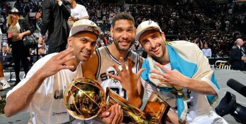  球迷助威声震穹顶，魔鬼主场缔造不败神话