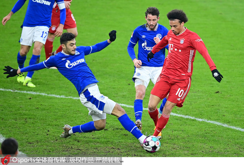  网坛常青树费德勒复出，慈善表演赛筹款破纪录