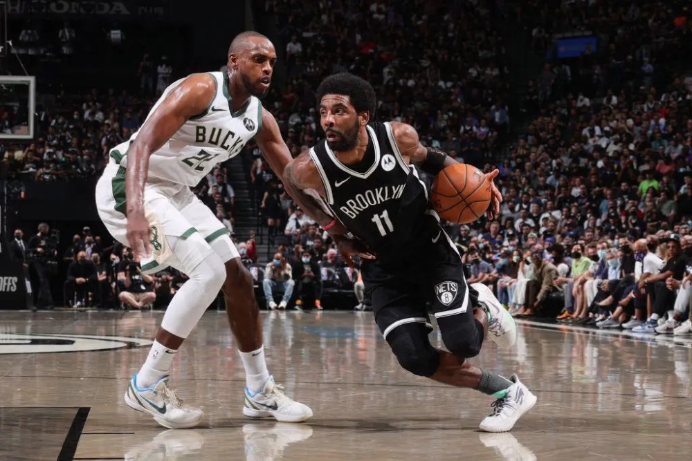  哈里伯顿全能表现步行者爆冷胜雄鹿