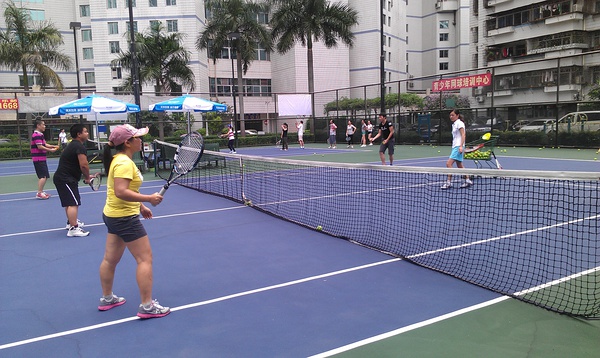  网球裁判培训强化，视频回放系统操作成必修课