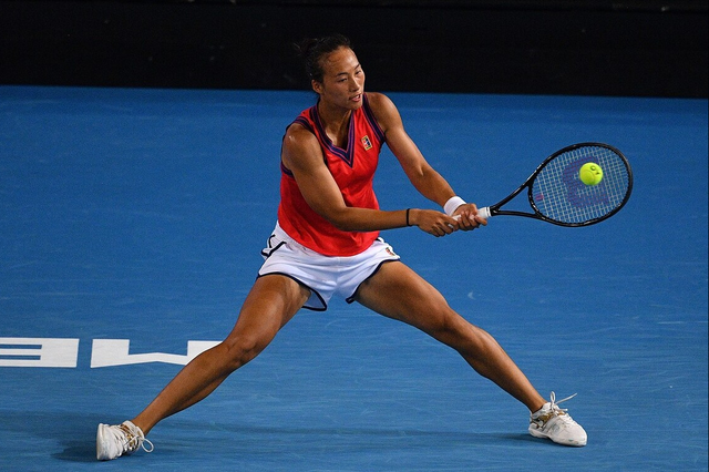 中国金花郑钦文力克强敌挺进八强