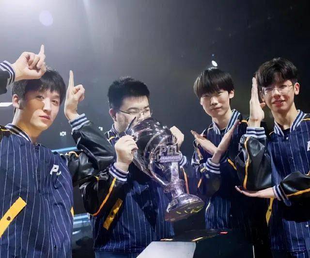  和平精英PEC国际冠军杯开战，刚枪王者们巅峰对决  