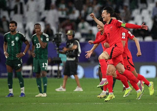  亚洲杯八强战，日本队加时淘汰韩国晋级